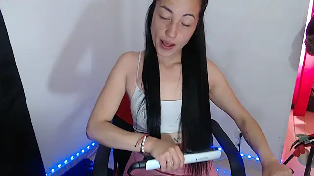 Snapshot of Megan_love01 chatting on October 4, 2025, 8:40 pm Megan love01 online show from October 4, 2025, 8:40 pm