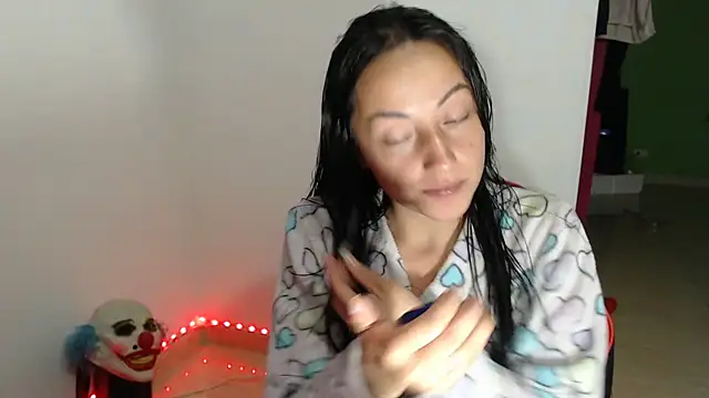 Snapshot of Megan_love01 chatting on October 12, 2025, 3:27 am Megan love01 online show from October 12, 2025, 3:27 am
