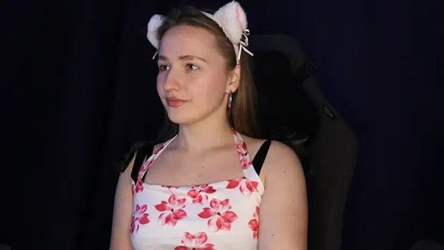 Keily8 online show from October 20, 2025, 7:58 pm