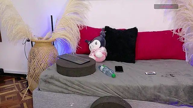 Zafira  online show from February 24, 2026, 9:51 am