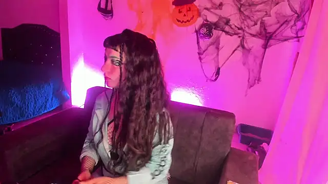 kitty  chs online show from November 14, 2025, 11:53 am