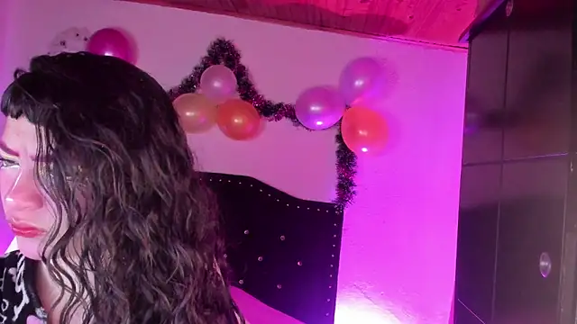 kitty  chs online show from December 20, 2025, 11:39 am