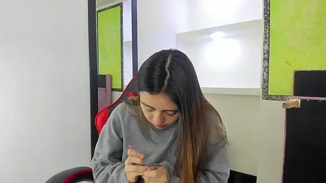 lala clark online show from February 3, 2026, 8:25 pm