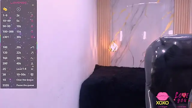 kat 96  online show from November 11, 2025, 7:14 pm