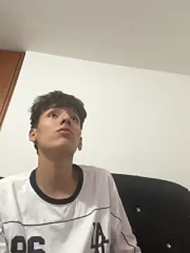  Kinky69  online show from December 4, 2025, 3:38 am