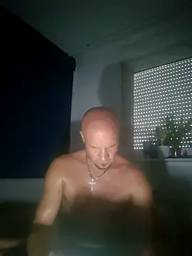 RealZgb21 online show from September 28, 2025, 2:33 pm