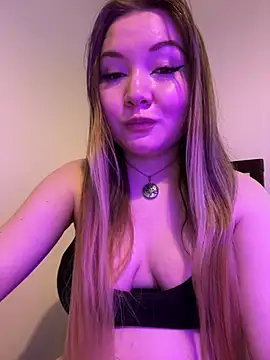 Amalie Smith online show from May 31, 2026, 5:20 pm