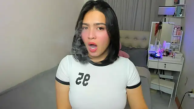 BubbbleButtDemi online show from May 3, 2026, 2:23 pm