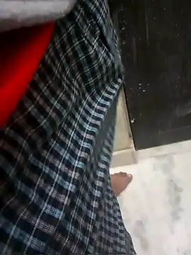 Snapshot of HolaPeeps chatting on October 1, 2025, 7:31 pm HolaPeeps online show from October 1, 2025, 7:31 pm