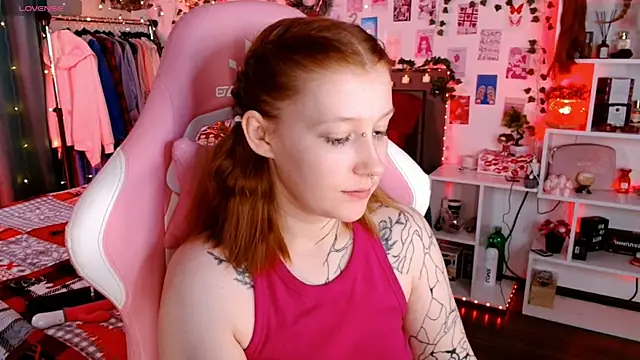 Ayla Hicks online show from November 26, 2025, 7:26 pm