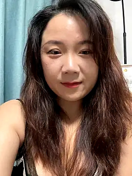 Momo-9988 online show from October 25, 2025, 4:35 pm