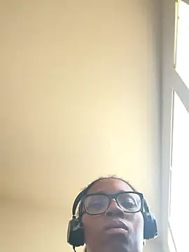 YeahhhitsBreezy online show from October 13, 2025, 6:41 pm