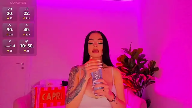 TiaBelle online show from November 10, 2025, 6:07 pm