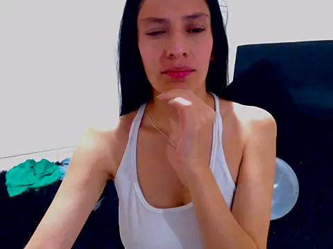 EmmaValmor online show from May 31, 2026, 3:36 am