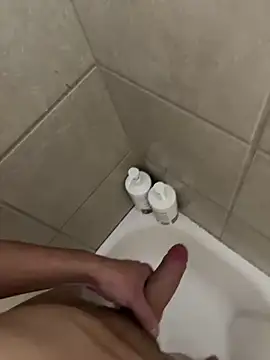 ohleafpix online show from September 24, 2025, 11:19 pm