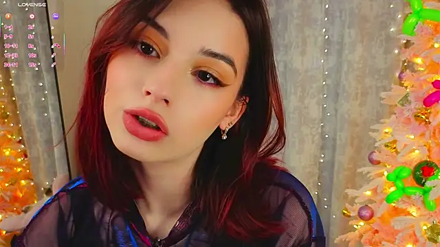 LunaraRada online show from January 10, 2026, 4:09 pm