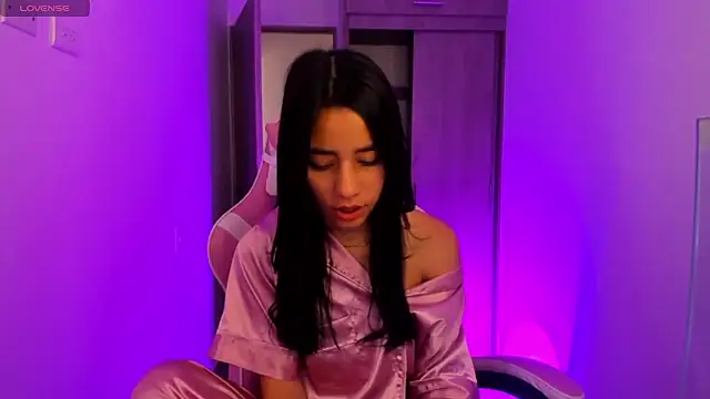 ISABELFORYOU1 online show from November 24, 2025, 7:24 pm