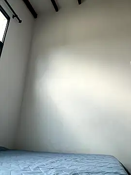 ISABELFORYOU1 online show from December 15, 2025, 9:19 pm