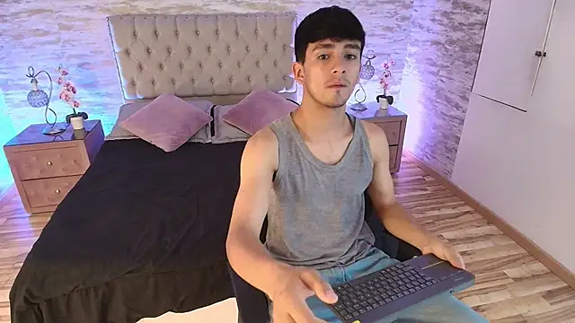 Axel Draven online show from April 15, 2026, 12:12 pm