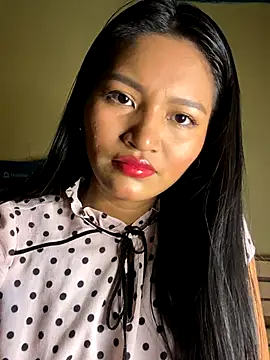 fenixzara online show from September 24, 2025, 6:33 pm