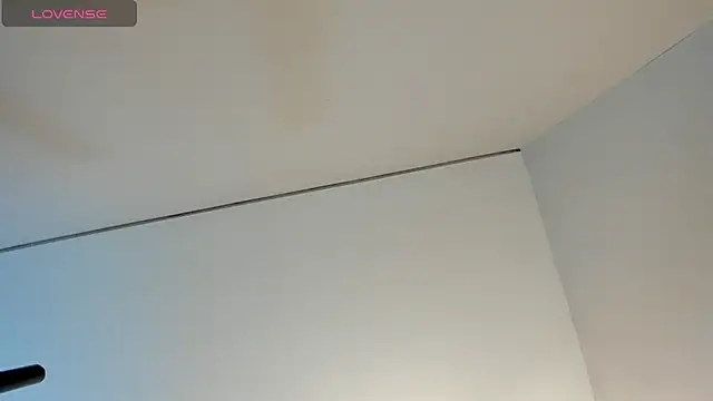 Charlotte hall  online show from December 19, 2025, 3:13 am