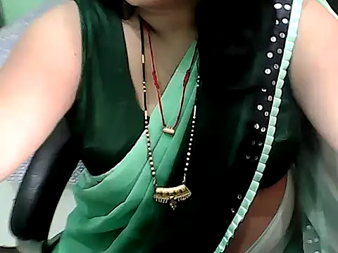 BABITA KUMARII online show from April 6, 2026, 4:52 pm