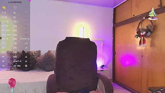 kloe28 online show from November 28, 2025, 3:53 am