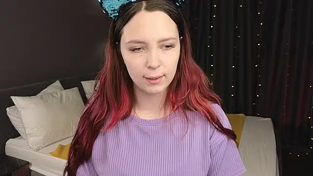 Monica  Queen online show from November 11, 2025, 5:07 am