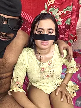 Love Queen11 online show from November 18, 2025, 4:33 pm