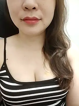 Snapshot of Girl_Shy2000 chatting on April 22, 2026, 11:06 pm Girl Shy2000 online show from April 22, 2026, 11:06 pm