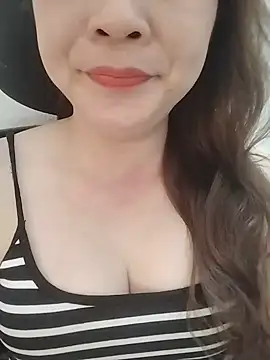Snapshot of Girl_Shy2000 chatting on June 4, 2026, 4:40 am Girl Shy2000 online show from June 4, 2026, 4:40 am