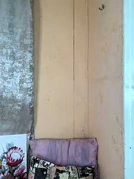 Caramel102004 online show from October 6, 2025, 8:17 pm