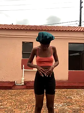 Caramel102004 online show from December 19, 2025, 8:43 am