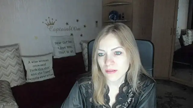 Tiffany Bates online show from October 15, 2025, 3:06 am