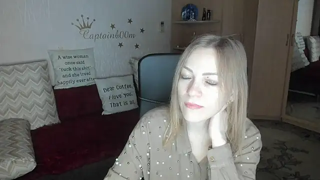 Tiffany Bates online show from November 16, 2025, 3:45 am