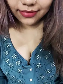 Miss Rose   online show from March 15, 2026, 5:41 pm