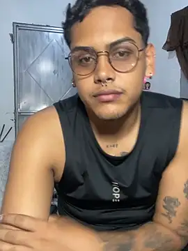 Snapshot of AaronMars_ chatting on October 9, 2025, 11:03 pm AaronMars  online show from October 9, 2025, 11:03 pm