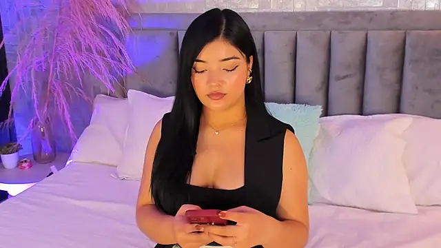 EmmaBlossom online show from November 7, 2025, 7:14 pm