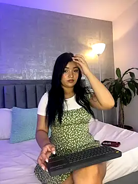 EmmaBlossom online show from November 17, 2025, 7:19 pm