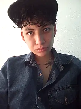 Owen tomboy online show from October 21, 2025, 4:19 pm