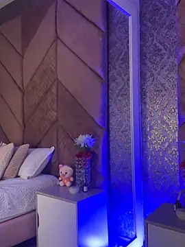 Snapshot of ChloeRosses chatting on February 10, 2026, 10:41 am ChloeRosses online show from February 10, 2026, 10:41 am