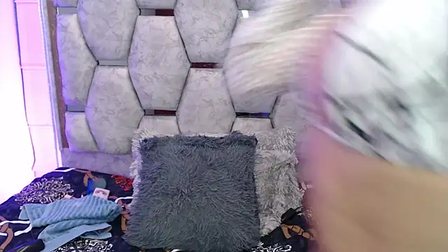 AnalyMilles online show from November 28, 2025, 11:07 pm