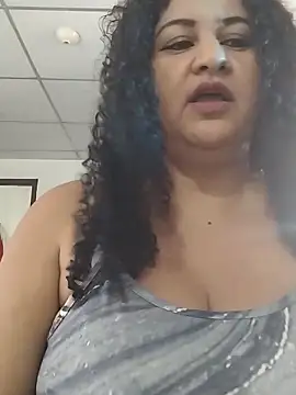 MEYBELLATINA online show from October 9, 2025, 8:51 pm