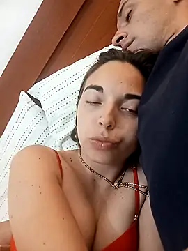 CrisHot202 online show from October 28, 2025, 5:15 pm