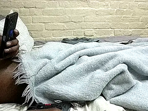 Mshayiwesinqe online show from November 7, 2025, 9:59 pm