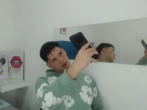 Aaron Foxxx online show from November 15, 2025, 9:54 pm