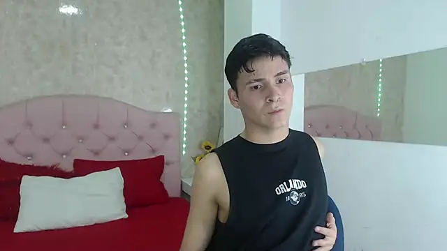 Aaron Foxxx online show from December 4, 2025, 9:23 pm