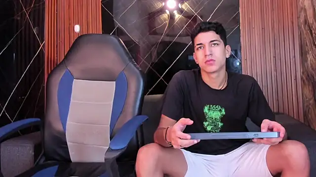 Stiben boy online show from December 4, 2025, 12:25 pm