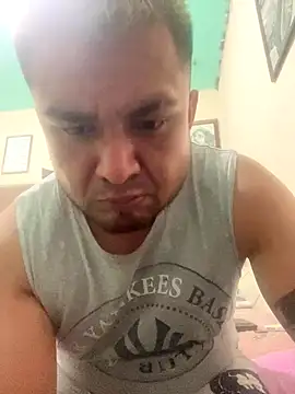 Sk3m veryhot online show from December 4, 2025, 7:28 am