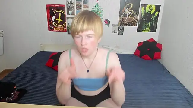 Cattie w  online show from April 18, 2026, 1:20 am